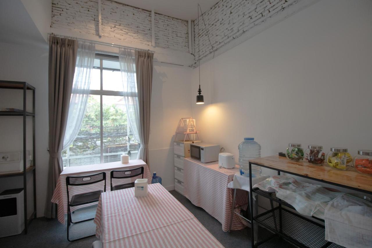 Oon Poshtel X Cafe Hostel Chiang Mai Exterior photo