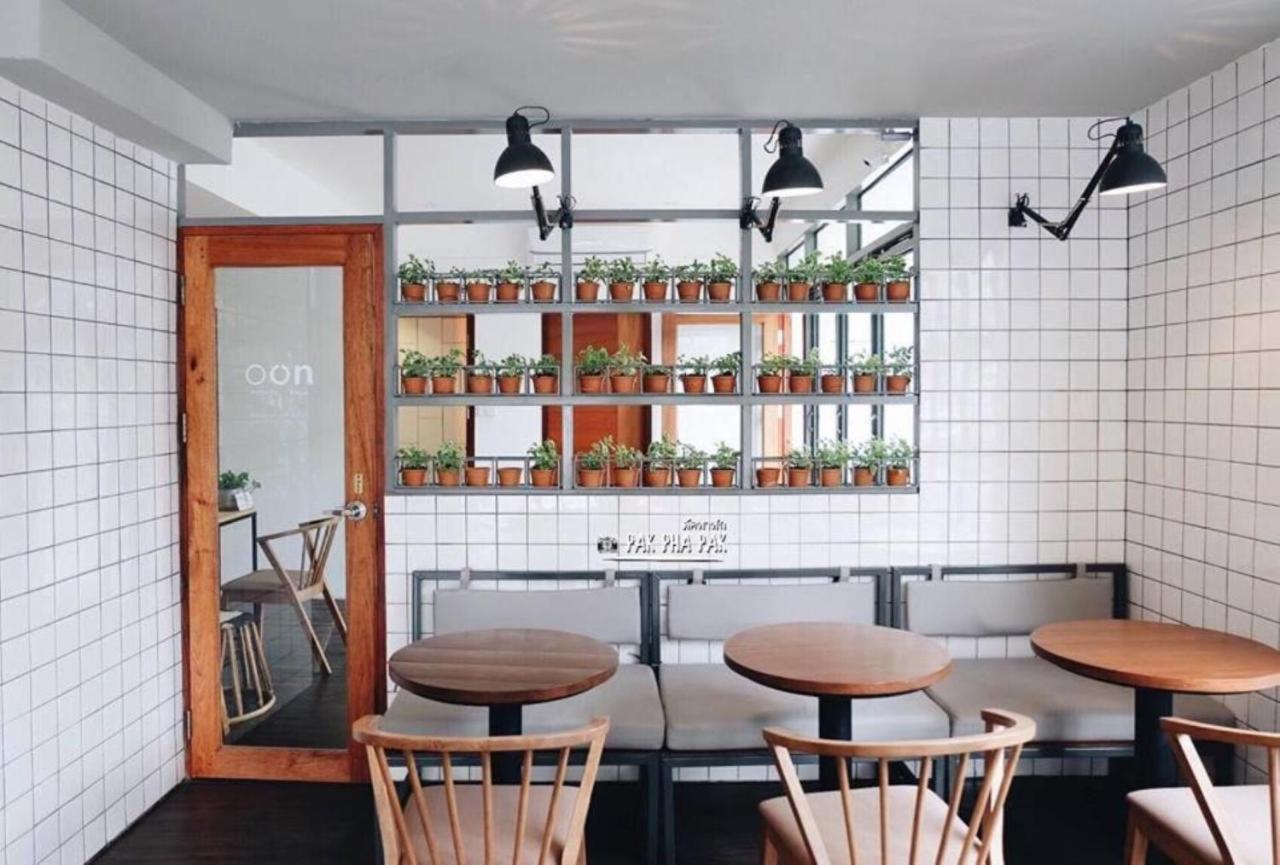 Oon Poshtel X Cafe Hostel Chiang Mai Exterior photo