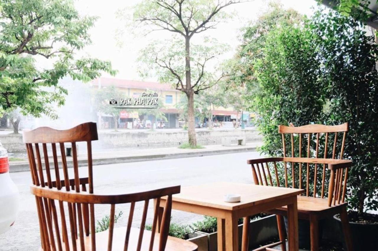 Oon Poshtel X Cafe Hostel Chiang Mai Exterior photo